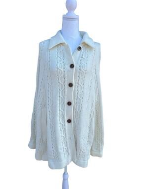 Vintage Broadway 60s 70s Hippie Cable Knit Grannnycore Ivory Sweater Cape Poncho